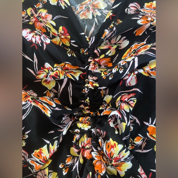 Floral blouse - Picture 4 of 5